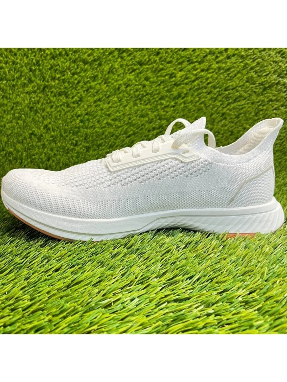 Flux Adapt Runner White Gum Mens Size 8.5 Running Walking Knit Shoes Sneakers